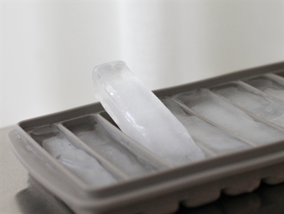 AYA&IDA ice cube tray driftwood with elongated compartments