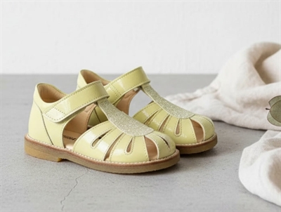 Angulus light yellow sandal glitter patent