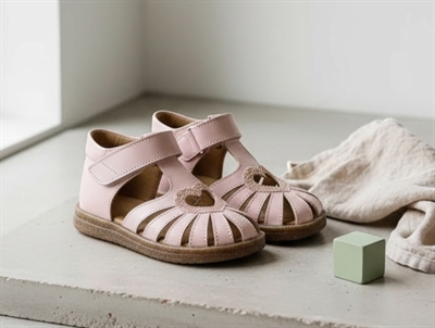 Angulus pale rose glitter sandal with heart