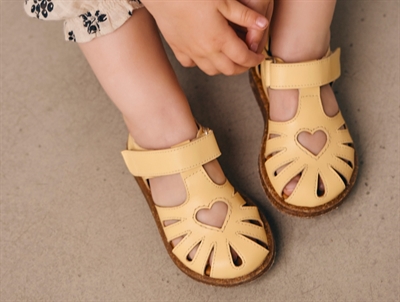 Angulus sandal yellow with heart  