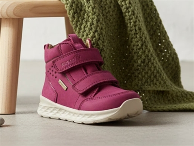 Superfit red/pink transitional boot Breeze with GORE-TEX