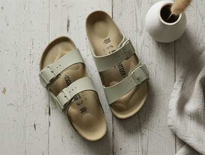 Birkenstock faded khaki sandal Arizona (medium-wide)