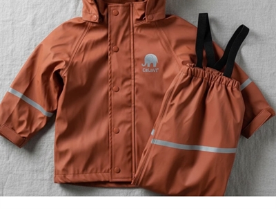 CeLaVi rainwear pants and jacket redwood