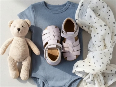 Pom Pom light lavender sandal with Velcro