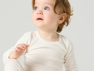 NAME IT BABY body cloud dancer with lace edge