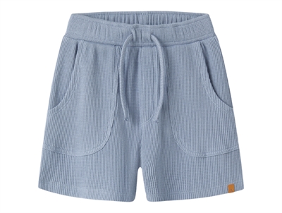 Lil Atelier shorts dusty blue with texture and drawstring