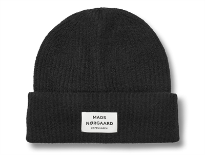 Mads Nørgaard Anju beanie black in rib knit with logo tag (adult)
