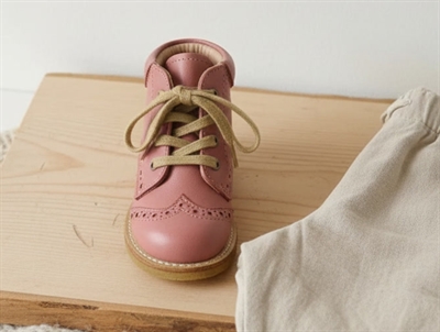 Angulus toddler shoe make-up with laces