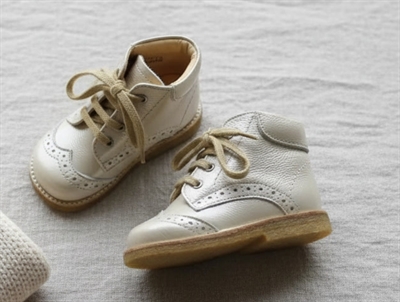 Angulus toddler shoe buttermilk patent with laces