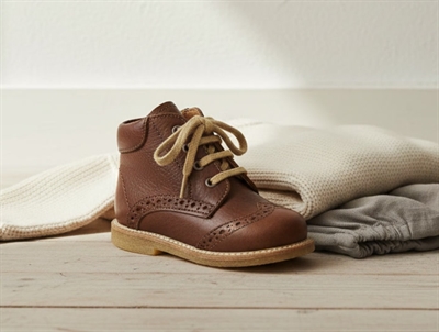 Angulus cognac beginner shoes