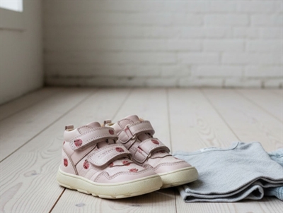 Bisgaard Becky shoes pink with ladybugs