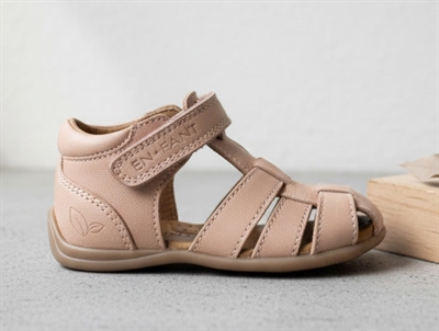 En Fant sandal taffy