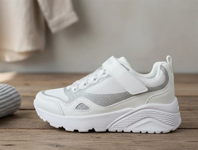 Skechers white/silver sneaker