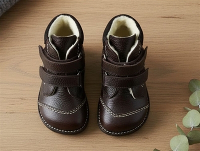 Angulus dark brown winter boots with wool lining
