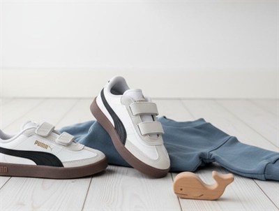 Puma Club II Era white sneaker with black detail and velcro