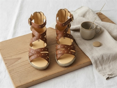 Angulus sandal gladiator cognac with nitter
