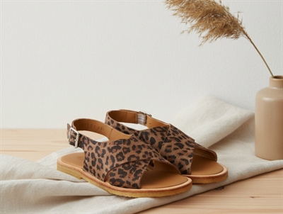 Angulus sandal tan with buckle  