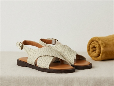 Angulus sandal black braided with buckle  