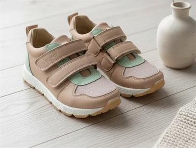 Pom Pom sneaker rose combi with velcro