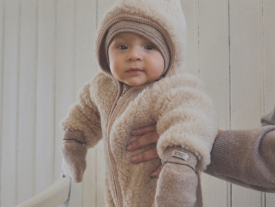 Huttelihut pramsuit cement with soft teddy look and hood