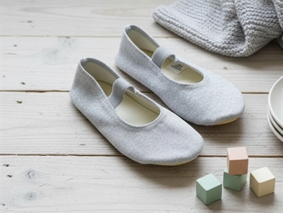 Carite balance gym shoes silver glitter