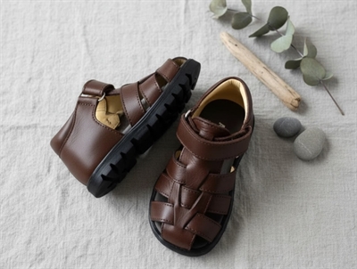 Angulus sandal dark brown