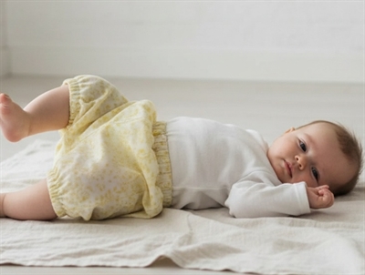 Wheat shorts nappy lemon flowers