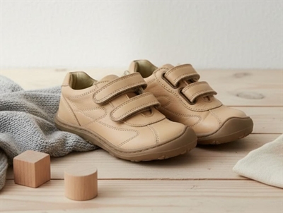 Arauto RAP trainers peach with velcro