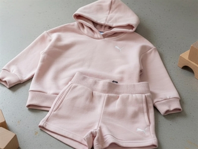 Puma rose dust sweatset with hoodie and shorts