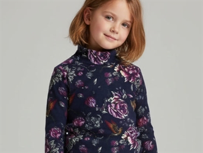 Creamie turtleneck total eclipse flowers