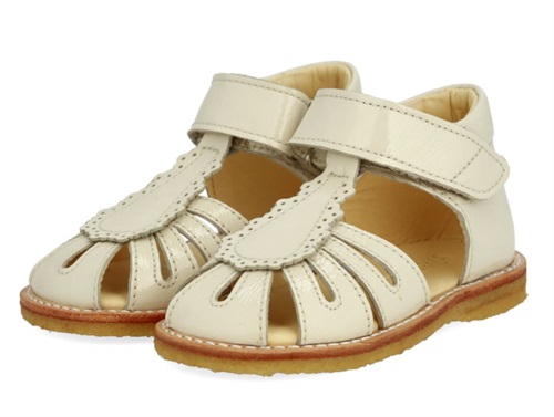 Angulus sandal buttermilk with patent  