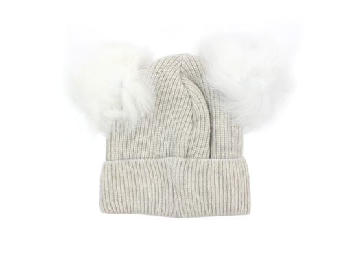 Huttelihut hat with two pelskvaste white wool