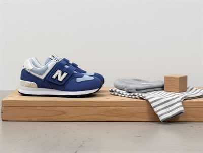 New Balance 574 sneaker magic blue with velcro