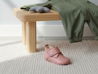 Wheat slippers cameo blush