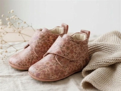 Wheat slippers rose sand flowers