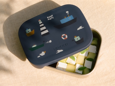 Liewood Arthur lunch box around the world