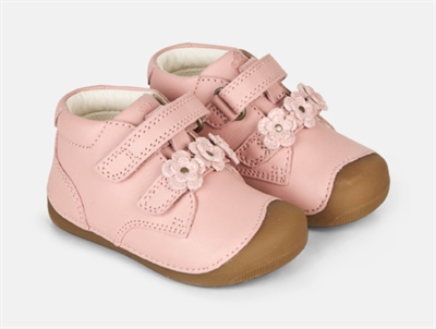 Bundgaard Petit Flower beginner shoe pink with flower details
