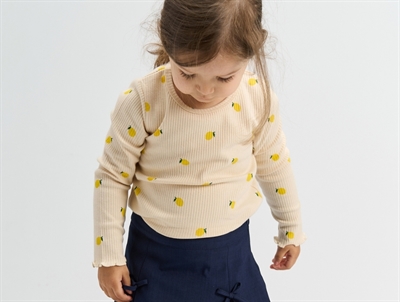 THE NEW Siblings rib top gardenia aop with lemon print